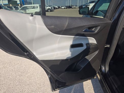 Used 2024 Chevrolet Equinox LS w/ LS Convenience Package FWD image 14