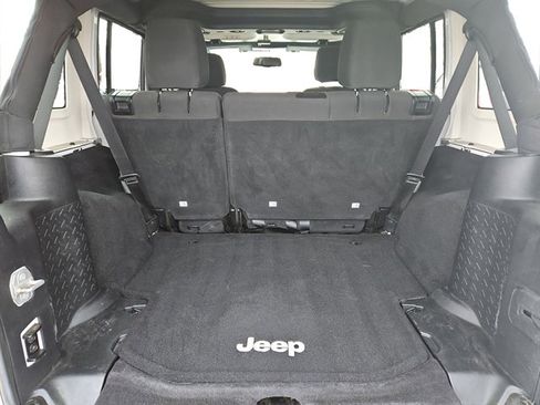 Used 2016 Jeep Wrangler Unlimited Sport image 12