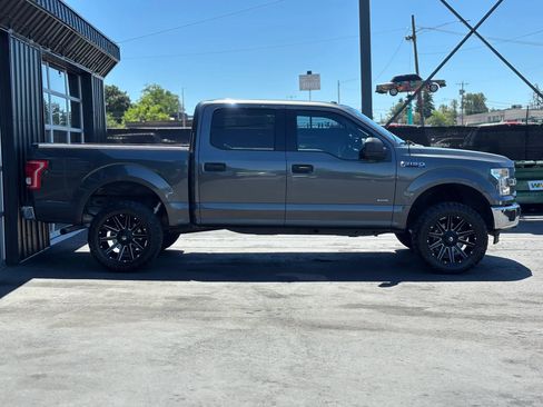 Used 2017 Ford F150 XLT AWD/4WD image 4