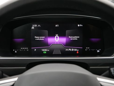 Certified 2024 Volkswagen Tiguan SE R-Line image 21