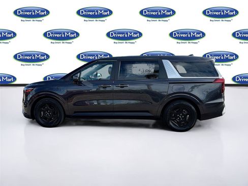 Used 2025 Kia Carnival FWD image 4