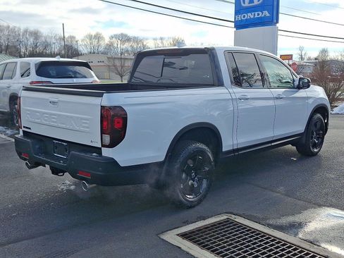 New 2026 Honda Ridgeline Black Edition image 3
