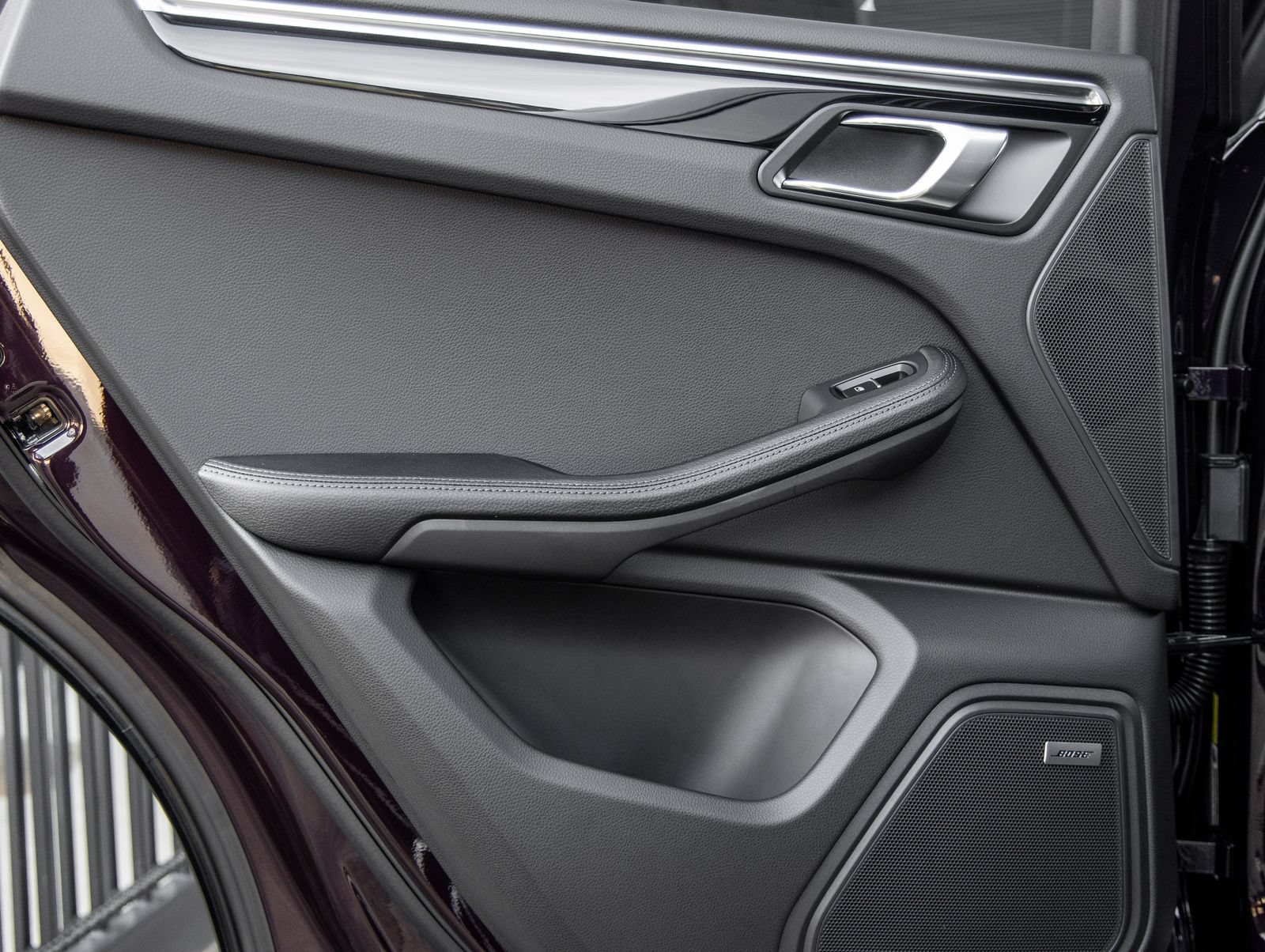 Certified 2026 Porsche Macan AWD/4WD image 34