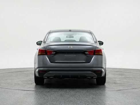 Used 2025 Nissan Altima 2.5 SV image 7