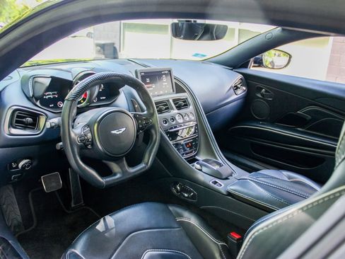 Used 2019 Aston Martin DBS Superleggera RWD image 9