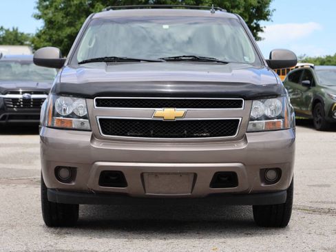 Used 2013 Chevrolet Suburban LS w/ Convenience Package 1 AWD/4WD image 2