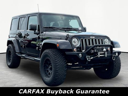 Used 2017 Jeep Wrangler Unlimited Sahara w/ Connectivity Group AWD/4WD image 3