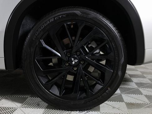 Used 2024 Mitsubishi Outlander SEL image 44