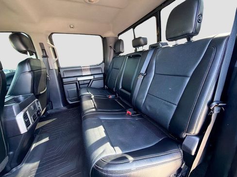 Used 2018 Ford F250 Lariat w/ Chrome Package image 19