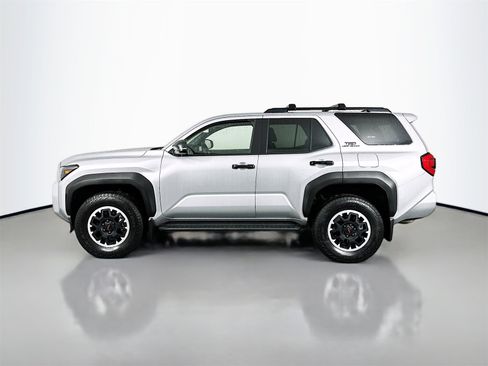 Certified 2025 Toyota 4Runner TRD Off-Road image 4