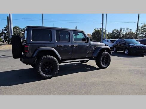 New 2025 Jeep Wrangler Unlimited Sahara w/ Technology Group AWD/4WD image 32