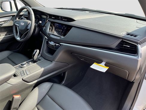 New 2025 Cadillac XT6 Luxury w/ LPO, Floor Liner Package image 32