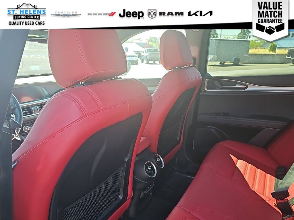 Used 2024 Alfa Romeo Stelvio Veloce AWD/4WD image 30