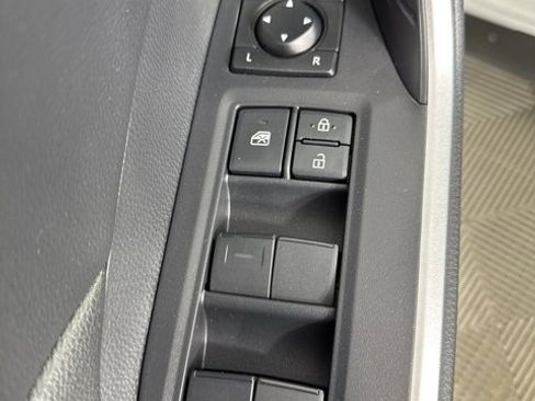 Used 2023 Toyota RAV4 LE image 24