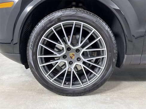 Certified 2019 Porsche Cayenne image 13