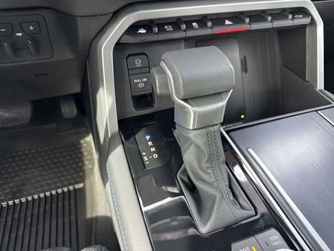 Used 2025 Toyota Tundra Platinum image 19