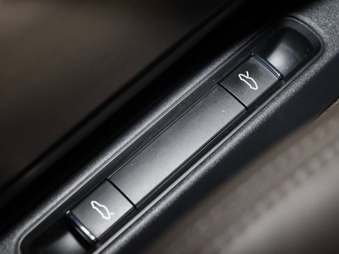 Used 2023 Porsche 718 Cayman S w/ Sport Chrono Package image 51