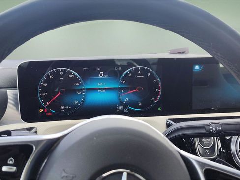 Used 2020 Mercedes-Benz CLA 250 image 10