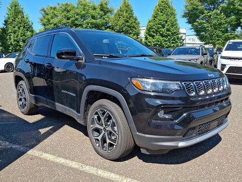 New 2026 Jeep Compass Limited w/ Sun, Sound & Navigation Group AWD/4WD image 3