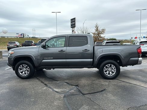 Used 2018 Toyota Tacoma SR5 image 5