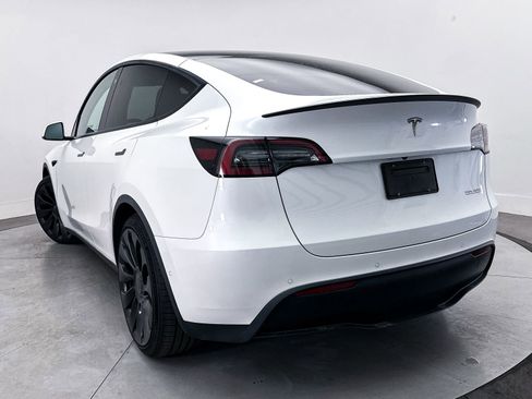 Used 2022 Tesla Model Y Performance AWD/4WD image 9