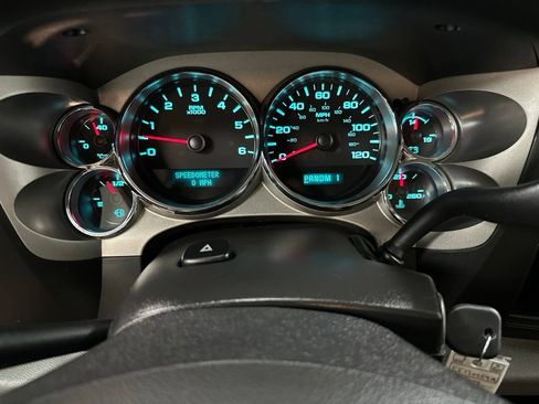 Used 2014 Chevrolet Silverado 2500 W/T RWD image 21