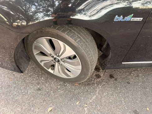 Used 2015 Hyundai Sonata Limited w/ Option Group 02 image 9