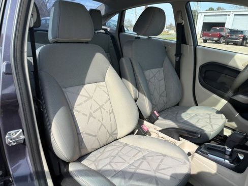 Used 2013 Ford Fiesta SE image 21