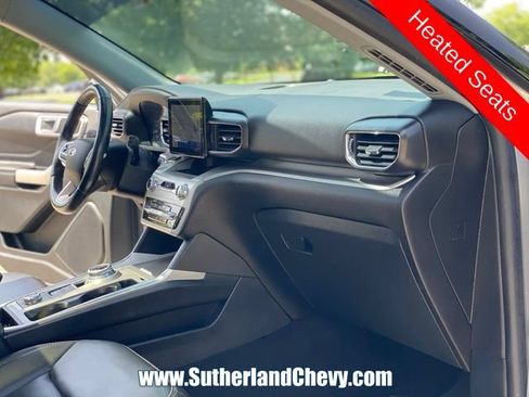 Used 2021 Ford Explorer XLT w/ Equipment Group 202A AWD/4WD image 18