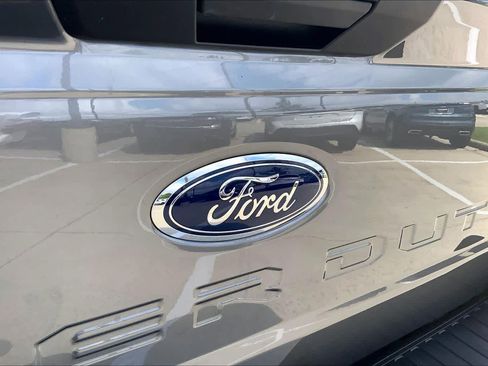 Used 2025 Ford F250 XLT image 30