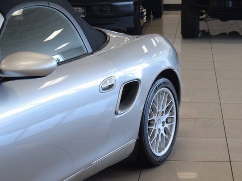 Used 2002 Porsche Boxster RWD image 10