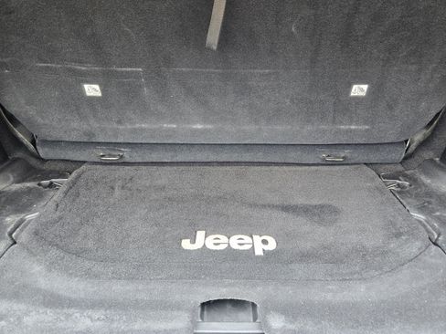 Used 2015 Jeep Wrangler Sport w/ Connectivity Group AWD/4WD image 30