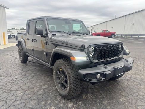 Used 2024 Jeep Gladiator Sport AWD/4WD image 8