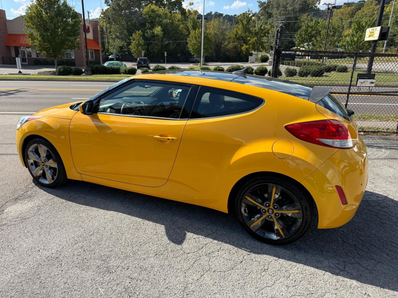 Used 2016 Hyundai Veloster w/ Option Group 03 FWD image 31