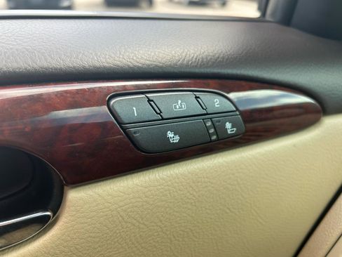 Used 2008 Buick Lucerne CXL FWD image 28