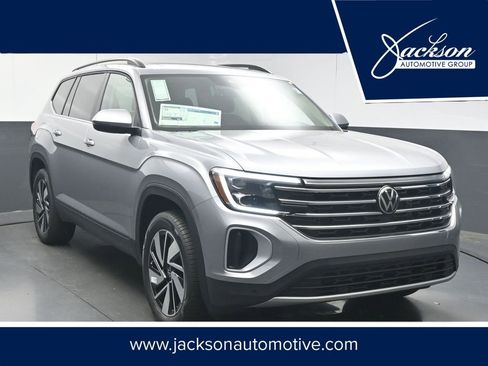 New 2026 Volkswagen Atlas SE FWD image 1