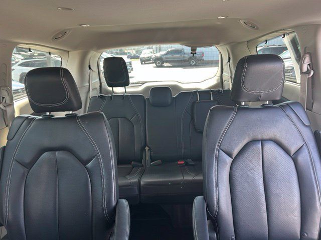 Used 2022 Chrysler Pacifica Touring-L FWD image 14