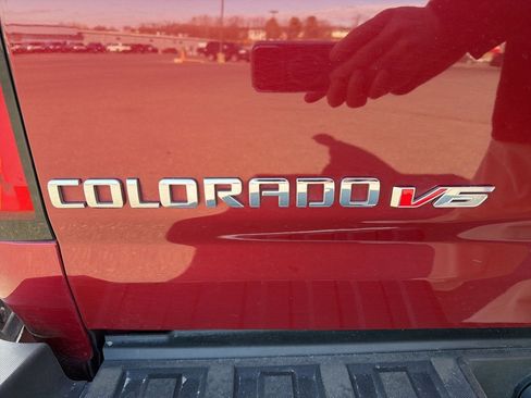 Used 2018 Chevrolet Colorado LT w/ Luxury Package, Chrome image 11