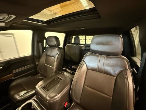 Used 2022 Chevrolet Silverado 2500 High Country w/ Safety Package II image 15