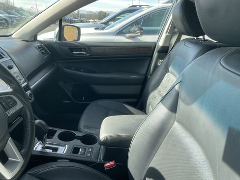 Used 2017 Subaru Outback 2.5i Limited image 8