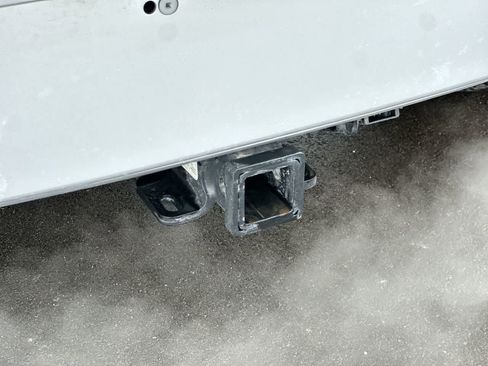 Used 2025 Land Rover Defender 90 S image 37