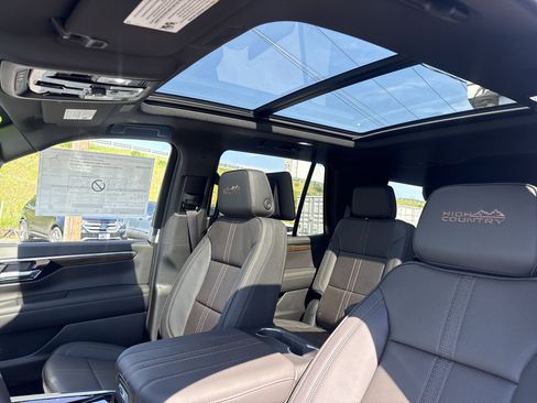 New 2026 Chevrolet Tahoe High Country AWD/4WD image 30