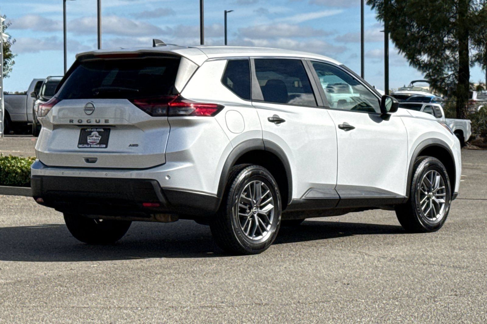 Certified 2024 Nissan Rogue S AWD/4WD image 5
