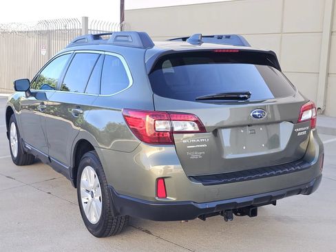 Used 2017 Subaru Outback 2.5i Premium w/ Popular Package #2 AWD/4WD image 8