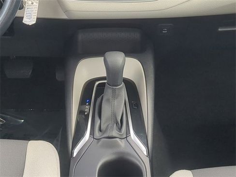 Certified 2025 Toyota Corolla LE image 18