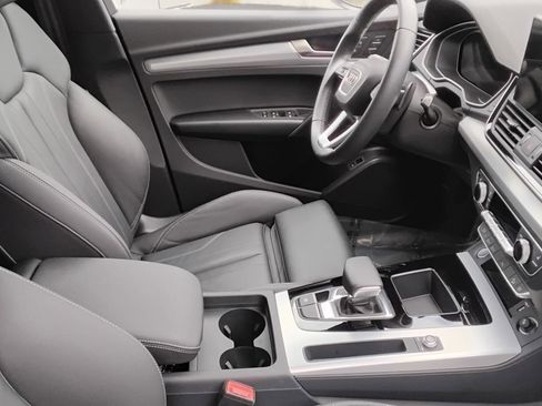 Certified 2025 Audi Q5 2.0T Premium w/ Convenience Plus Package image 28