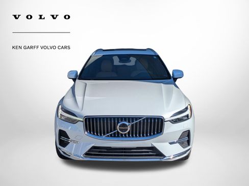 Used 2023 Volvo XC60 T8 Ultimate image 9