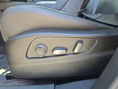 Certified 2024 Cadillac XT4 Premium Luxury AWD/4WD image 18
