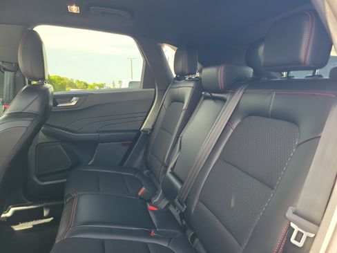Used 2025 Ford Escape ST-Line w/ Tech Pack #1 FWD image 15