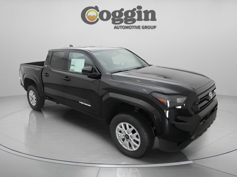 Used 2025 Toyota Tacoma SR5 AWD/4WD image 26